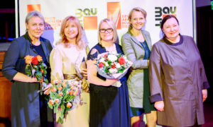 Laureāti un organizatori - dizainere Ināra Liepa, dizainere Anita Grase, BDCC valdes locekle Agrita Lūse, dizainere un dizaina veicinātāja Anda Munkevica, dizainere Margarita Budze.