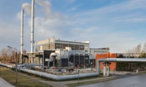 Biokurināmā katlu mājas jaunbūve un esošās ēkas demontāža Rencēnu iela 16, Rīga. Pasūtītājs «Rīgas BioEnerģija». Projekts Aleksandrs Sološenko, «Arhiteh». Būvnieks PA «PS «Velve, Moduls-Engineering», “Axis Technologies» dalībnieks SIA «Velve», projekta vadītājs Edgars Briedis. Būvuzraudzība «Geo Consultants», būvuzraugs Zigurds Gutāns.