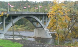 Gaujas tilta valsts reģionālā autoceļa P8 Inciems – Sigulda – Ķegums 10,70 km pārbūve. Pasūtītājs A/S «Latvijas Valsts ceļi». Projekts Andris Buliga, «BT Projekts». Būvnieks «Rīgas tilti», projekta vadītājs Pāvels Sidorovs. Būvuzraudzība Ziedonis Zviedris, «Ingway».