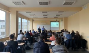 Pie RTU Transportbūvju fakultātes 1.kursa studentiem kampaņa “Mācies būvniecību” viesojās 2018.gada 1.novembrī. Uzstājas "BMGS" izpilddirektors Kirils Loškarjovs.