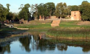 Ālandes upes atpūtas kompleksa pastaigu taka Grobiņā, pasūtītājs Grobiņas novada dome, arhitekts, projekta vadītājs Uģis Šēnbergs, būvnieks Grobiņas SPMK, būvuzraudzība d4m.