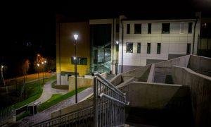 Administratīvais korpuss – sporta spēļu halle, Pilskalna iela 26, Bauska. Pasūtītājs Bauskas novada administrācija, projekts Baltex Group, būvnieks Selva Būve, būvuzraudzība Firma L4.