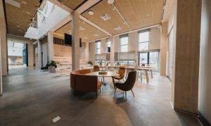 Koka biroja ēkas Augusta Deglava ielā 161, Rīgā. Pasūtītājs Deglava Real Estate, projekts ArhiCom, būvnieks NEWCOM Construction, būvuzraugs Būves un būvsistēmas.