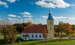 Mežotnes baznīcas atjaunošana. Pasūtītājs Bauskas novada pašvaldība, projekts LIVLAND GROUP, būvnieks KASKĀDE BŪVE, būvuzraugs JaunRīga ECO.