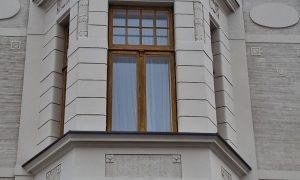 Jūgendstila fasādes atjaunošana Bāriņu ielā 21A, Liepāja. Pasūtītājs dzīvokļu īpašnieku kopība, projekts Kokile, būvnieks ML Būve, būvuzraugs BŪVIECERE. 