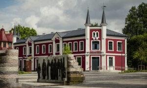 Neatkarības laukums Ogrē