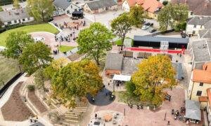 Teritorijas labiekārtojums kvartālā starp Striķu, Rīgas un Lielo ielu Saldū. Pasūtītājs Saldus novada pa&scaron;valdība. Projektētājs Agris Padēlis &ndash; Līns. Būvnieks Gate L. Būvuzraugs RS Būvnieks.