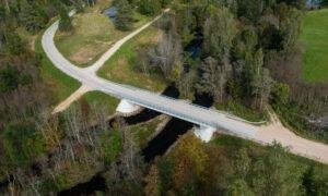 Jauna inženierbūve. Gaujas tilts posmā Drustu stacija &ndash; Zosēni. Pasūtītājs VSIA Latvijas Valsts ceļi. Projektētājs Projekts 3. Būvnieks BALTIJAS BŪVE. Būvuzraugs Firma L4.