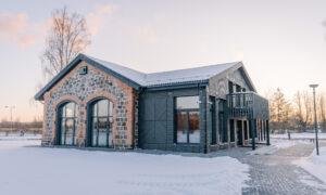 Pārbūve. Vidzemes reģionālā aprites ekonomikas centra administratīvā ēka Dzelzceļa ielā 5 Valmierā. Pasūtītājs ZAAO. Projektētājs Firma L4. Būvnieks SANART. Būvuzraugs Marčuks.