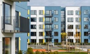 Jauna zemas īres maksas dzīvokļu ēka Ķieģeļu ielā 11, 13,Valmierā. Pasūtītājs Valmieras Namsaimnieks. Projektētājs TECTUM. Būvnieks MONUM. Būvuzraugs BŪVUZRAUDZĪBA.