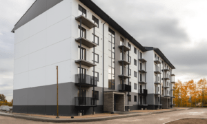 Jauna dzīvokļu ēka Ceriņu iela 8, Bauska. Pasūtītājs KIK Real Estate Bauska. Projektētājs Neoprojekts. Būvnieks MONUM. Būvuzraugs CIA PM.