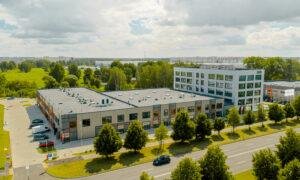 Jauns tirdzniecības, biroju un noliktavu komplekss Ulbrokas ielā 34, Rīgā. Pasūtītājs Hepsor U34. Projektētājs Diānas Zalānes projektu birojs. Būvnieks Mitt&Perlebach. Būvuzraugs Forma 2.